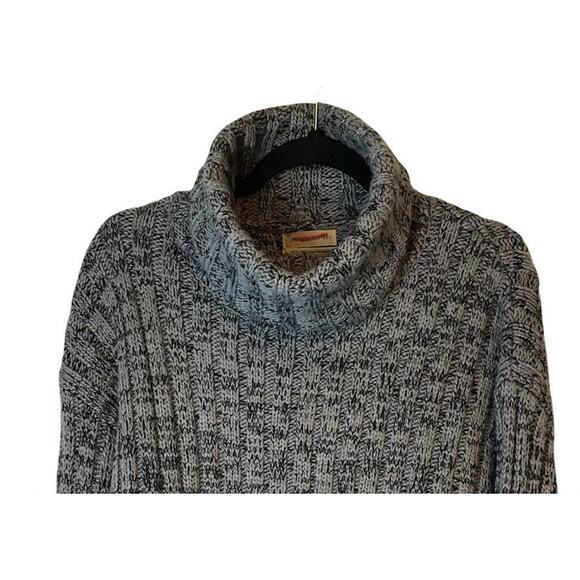 Urban Outfitters Women's Gray Black Ribbed Knit Pullover Turtleneck Sweater Med - Picture 4 of 7